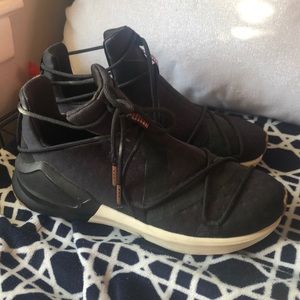 Black/rose gold Puma sneakers high ankle sz 5.5